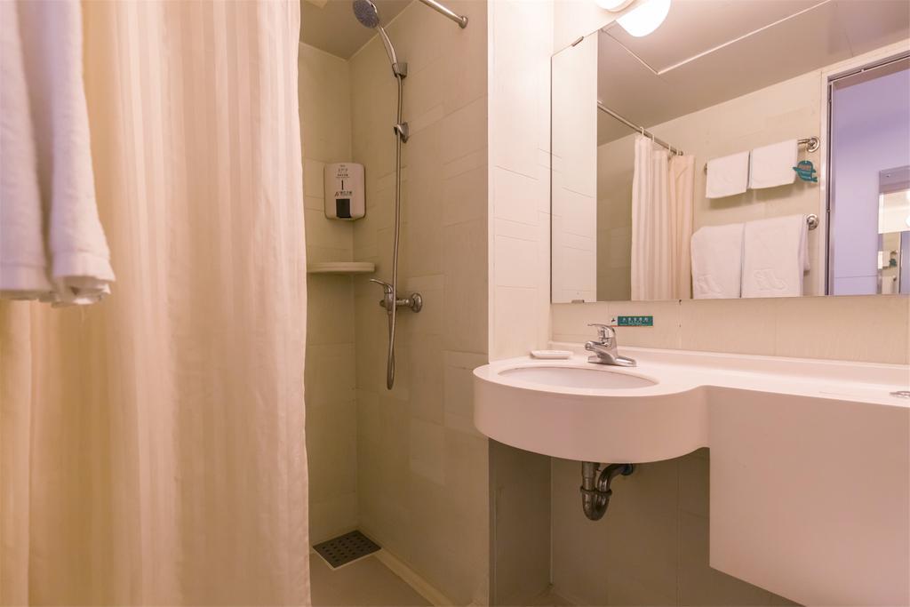 ג'ינאן Jinjiang Inn Ji'Nan East Jiefang Road מראה חיצוני תמונה